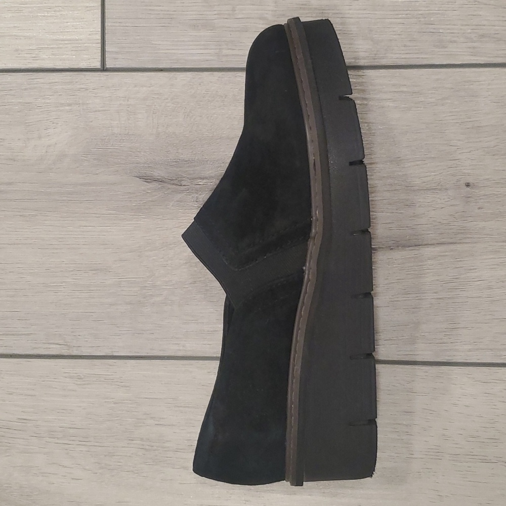 Clarks black suede women's platform loafer